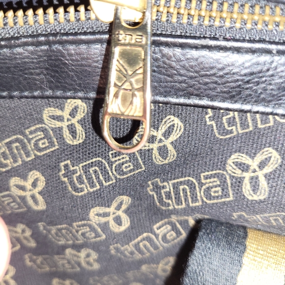 TNA Hand Bag - Picture 6 of 6